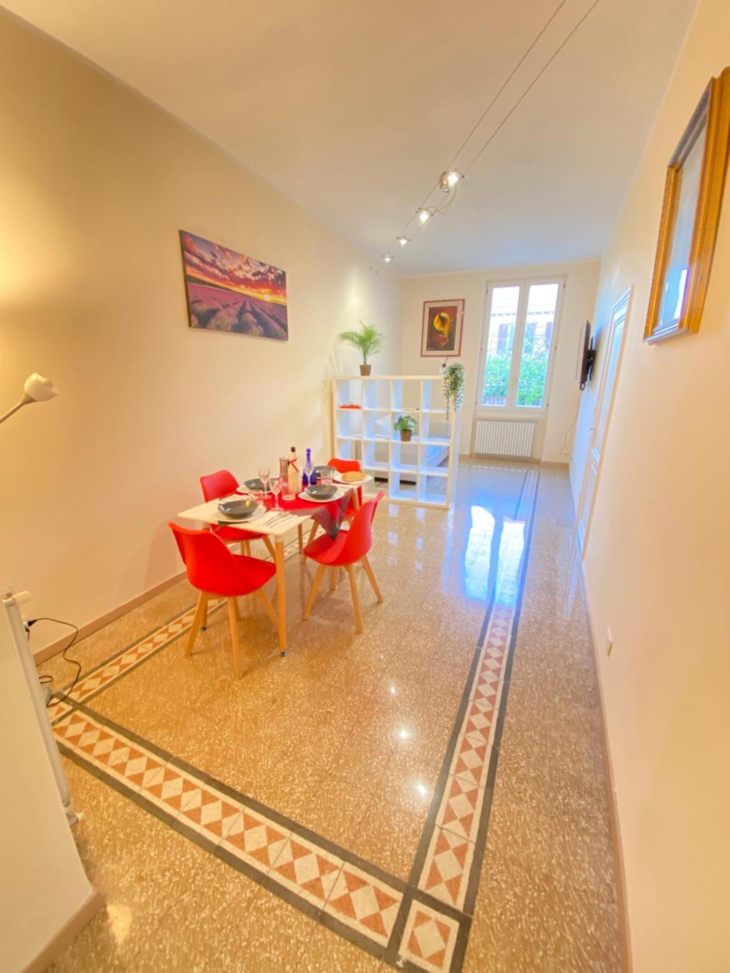 Red House Trastevere San Pietro Bambin Gesu Sant Onofrio Roma