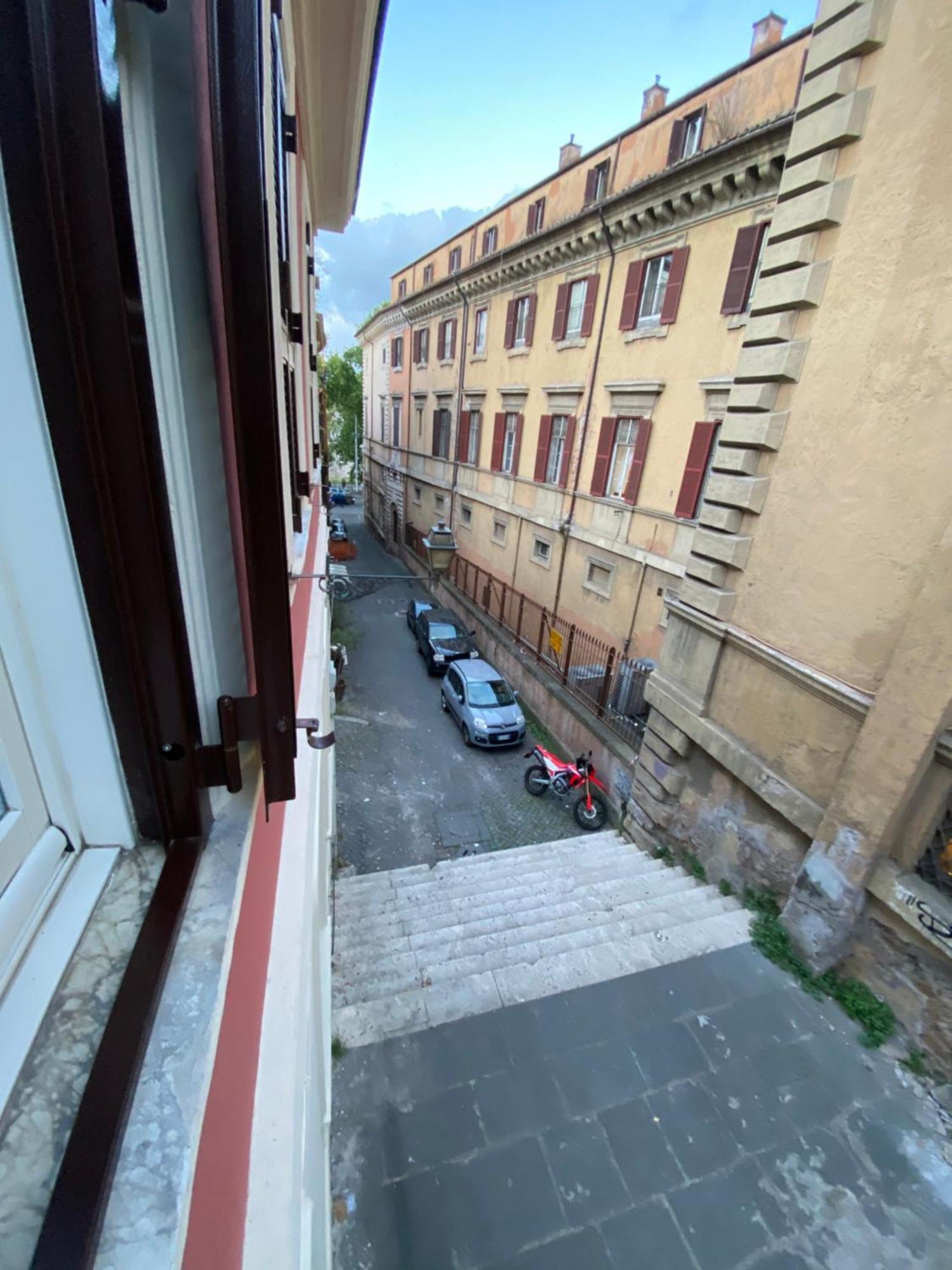 Red House Trastevere San Pietro Bambin Gesu Sant Onofrio Apartment Rom
