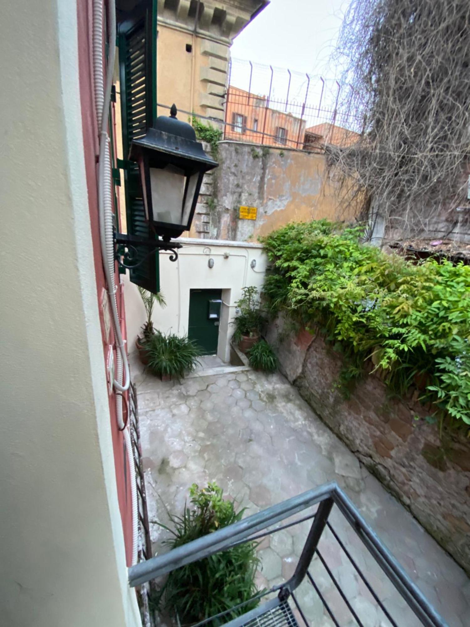 Red House Trastevere San Pietro Bambin Gesu Sant Onofrio Apartment Rom