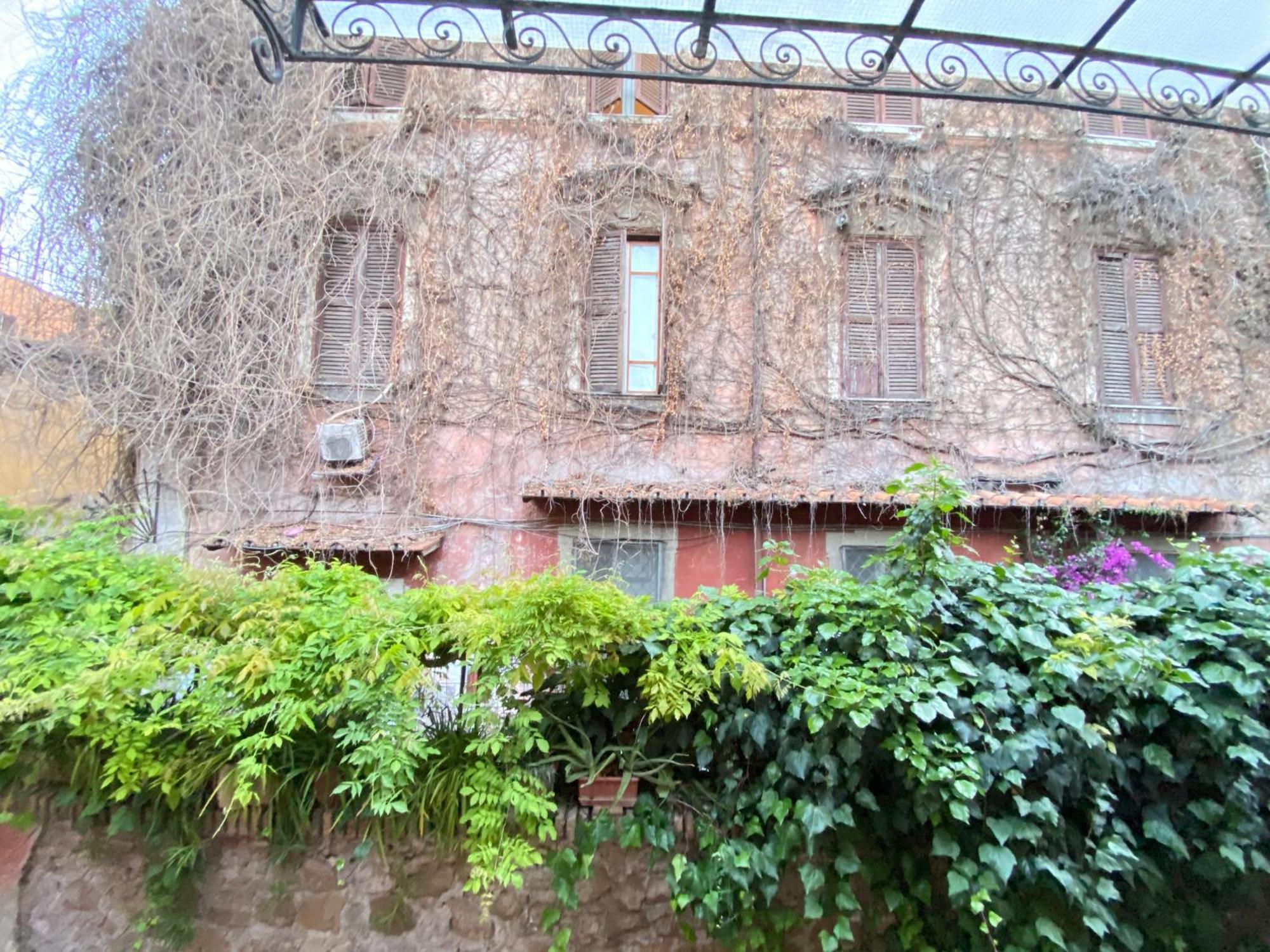 Red House Trastevere San Pietro Bambin Gesu Sant Onofrio *